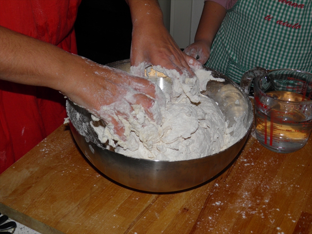 Let the dough rise for at least half an hour