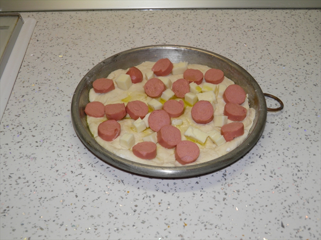 This pizzella, for the little granddaughter, in the oven at 392 F (200° C) for about half an hour