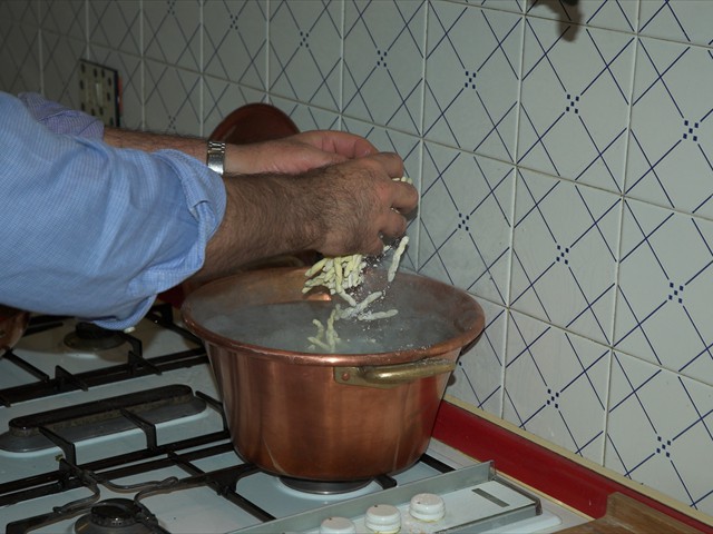 Intanto, abbiamo già calato i fusilli.