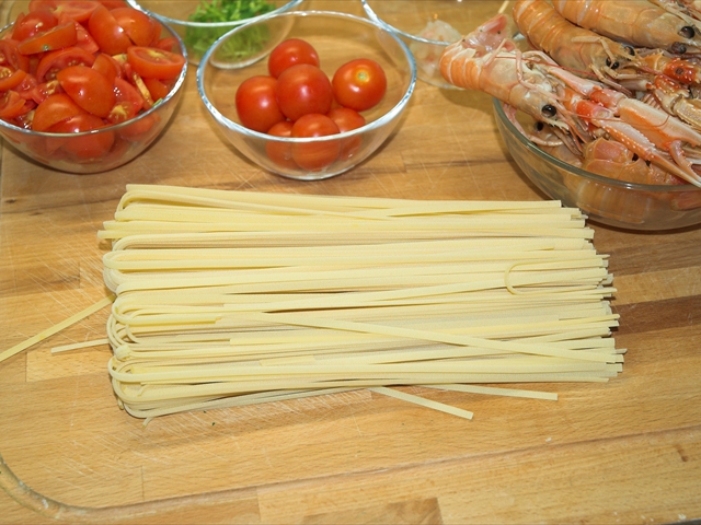 LINGUINE TRAFILATE AL BRONZO